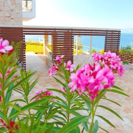Paliouri Sea Lounge By Luxlikehome *