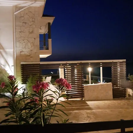 Paliouri Sea Lounge By Luxlikehome Villa *